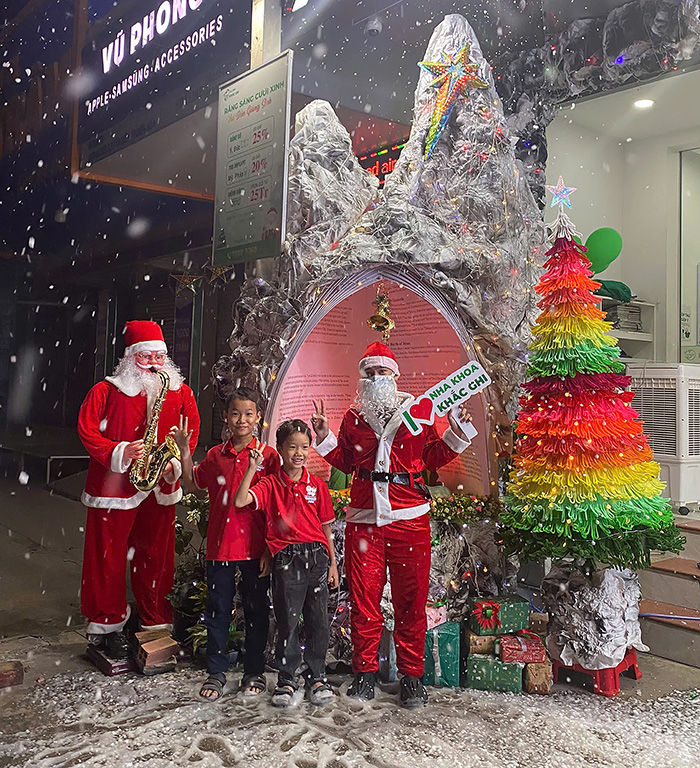 Khoảnh khắc Noel 2024 tại Nha Khoa Khắc Ghi-Chi Nhánh Hố Nai