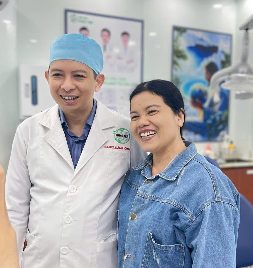 Khách hàng muốn lưu ảnh kỷ niệm để cảm ơn Bác đã đem lại nụ cười mới cho mình