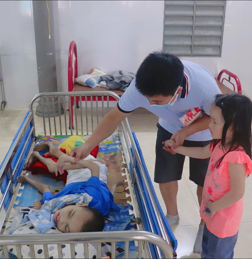 Hành Trình "Sẻ Chia Trao Yêu Thương" Của Nha Khoa Khắc Ghi 22 chương trình từ thiện nhakhoakhacghi